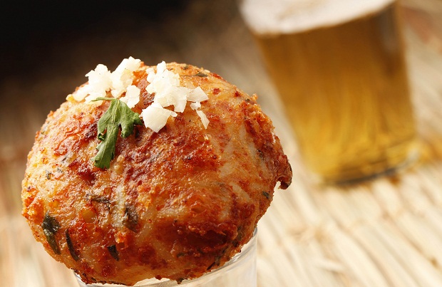 Bar do Momo e seus famosos bolinhos vão virar patrimônio cultural do Rio