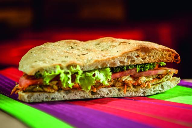 Pasta de frango com iogurte e mostarda de Dijon, alface e tomate na focaccia (R$ 18,00): sugestão do Market Ipanema Pasta de frango com iogurte e mostarda de Dijon, alface e tomate na focaccia (R$ 18,00): sugestão do Market Ipanema