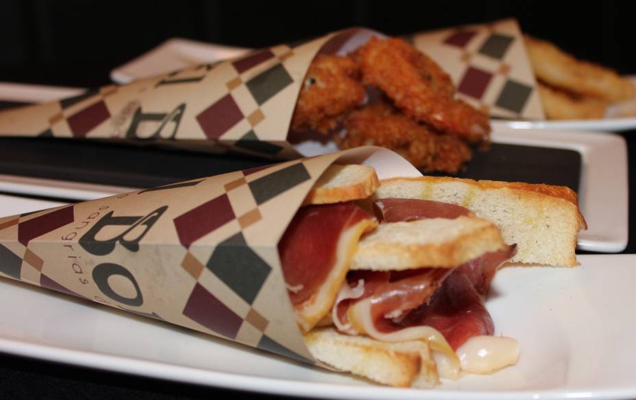 Cones de jamón, camarão ou lula: tapas do El Born Cones de jamón, camarão ou lula: tapas do El Born