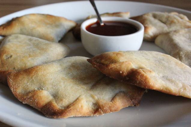 Samosas recheadas de couve e gorgonzola: no Do Horto Samosas recheadas de couve e gorgonzola: no Do Horto