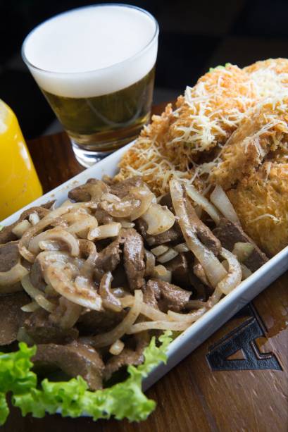 Time dos sonhos: fígado e jiló empanado no parmesão Time dos sonhos: fígado e jiló empanado no parmesão