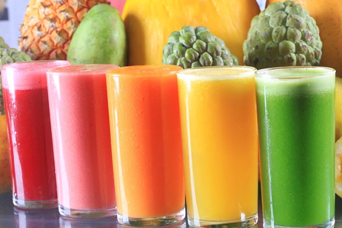Variações com frutas frescas: em cartaz na rede Polis Sucos