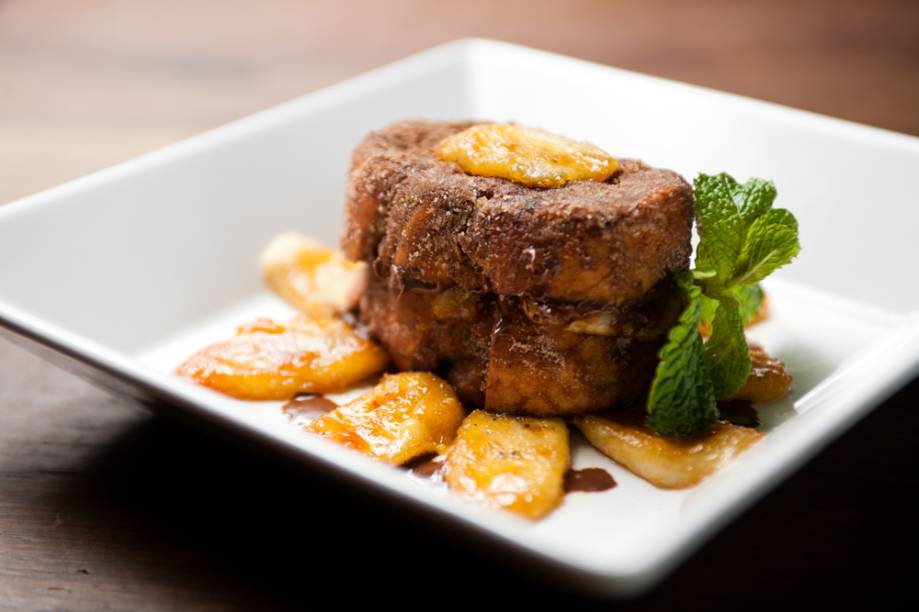 Rabanada de brigadeiro com banana flambada do Santa Satisfação Rabanada de brigadeiro com banana flambada do Santa Satisfação