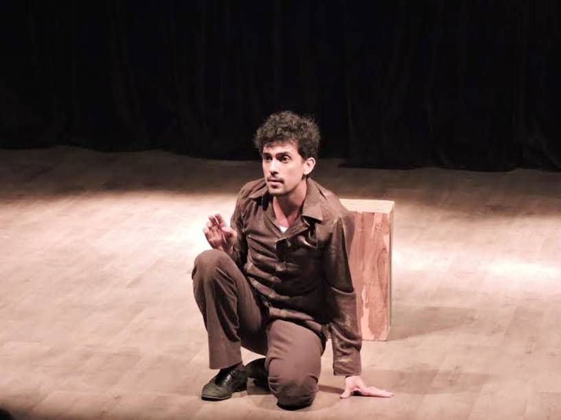 Se Vivêssemos em um Lugar Normal: adaptação da obra homônima do escritor mexicano Juan Pablo Villalobos, com Roberto Rodrigues Se Vivêssemos em um Lugar Normal: adaptação da obra homônima do escritor mexicano Juan Pablo Villalobos, com Roberto Rodrigues