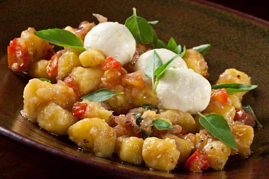 Nhoque de Baroa, Cabra, Tomate e Manjericão Nhoque de Baroa, Cabra, Tomate e Manjericão