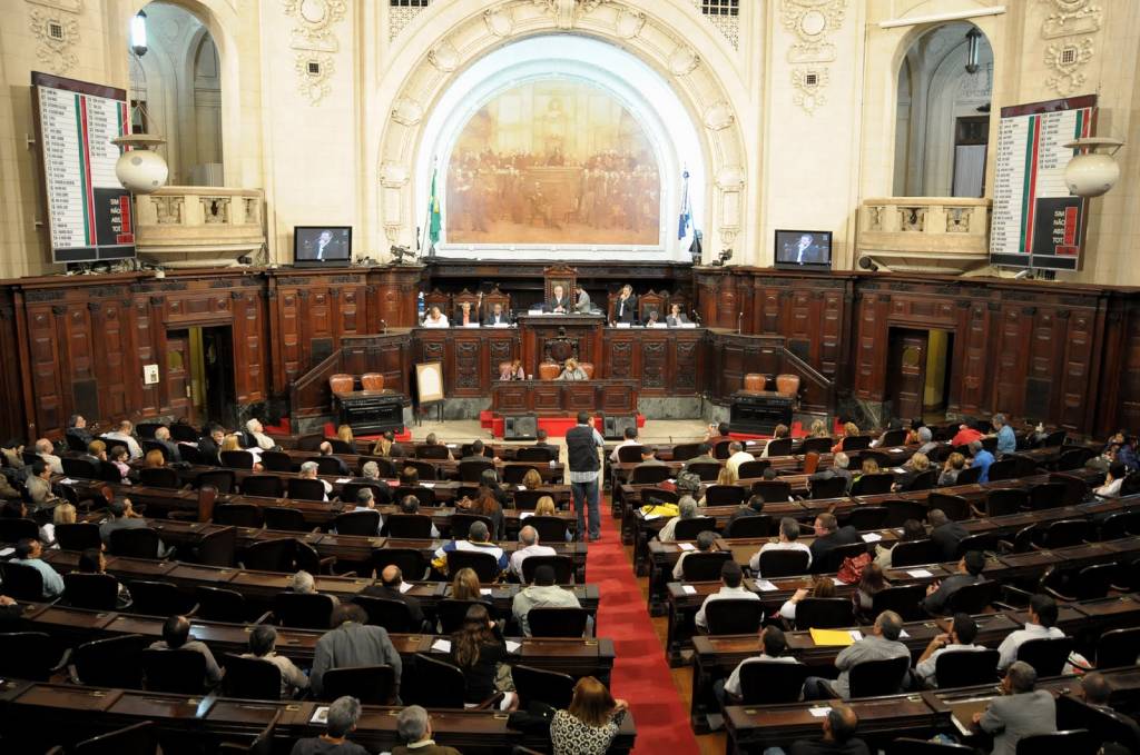 Posse de prefeitos abre sete vagas para novos deputados na Alerj