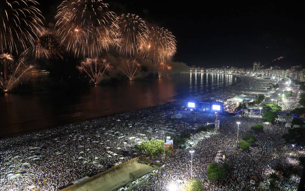 Polícia monta esquema para evitar arrastões no Réveillon de Copacabana