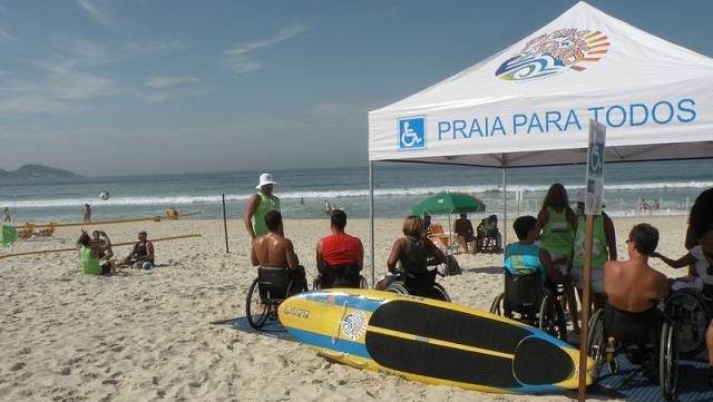 Praia Para Todos promove aulas de jiu-jitsu na Praia da Barra