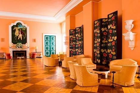 O interior imita as mans&otilde;es de Los Angeles e o glamour de Hollywood. Para fazer uma c&oacute;pia perfeita foi trazida uma arquiteta americana Dorothy Draper<br>