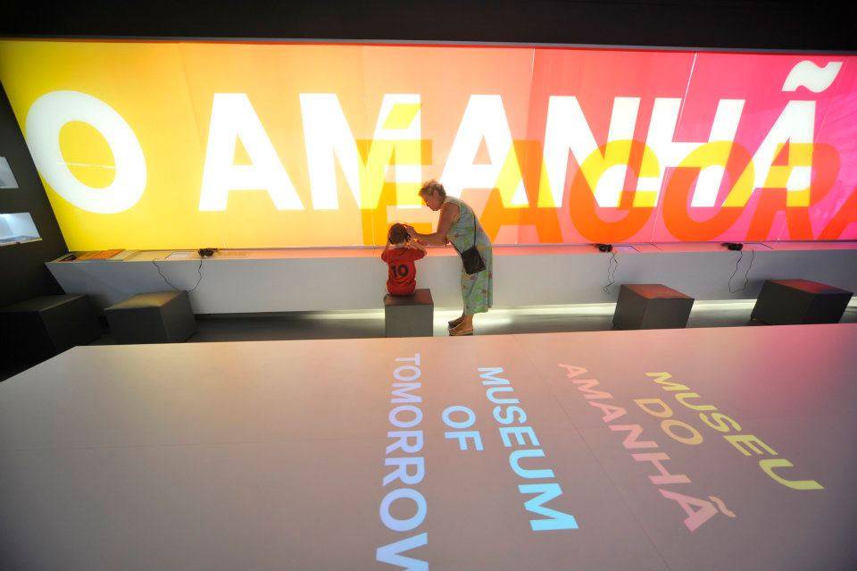 D&aacute; uma pr&eacute;via do que ser&aacute; o Museu do Amanh&atilde;, em constru&ccedil;&atilde;o na regi&atilde;o do Porto. O espa&ccedil;o abriga depoimentos de pesquisadores e cientistas renomados, e proje&ccedil;&otilde;es, com museografia assinada pelo argentino Andr&eacute;s Clerici - diretor art&iacute;stico do museu<br>