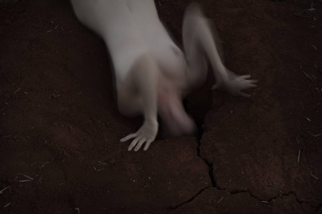 Antígona e a Outra Coisa