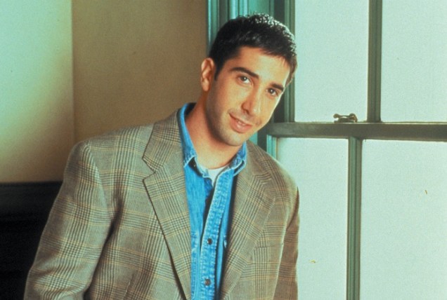 No seriado Friends, o personagem interpretado por David Schwimmer era paleont&oacute;logo e dava aulas na NYU, faculdade de Nova York. No seu primeiro dia de aula, ficou t&atilde;o nervoso que fingiu ser brit&acirc;nico, com sotaque e tudo. A s&eacute;rie, que marcou &eacute;poca, teve se<br>