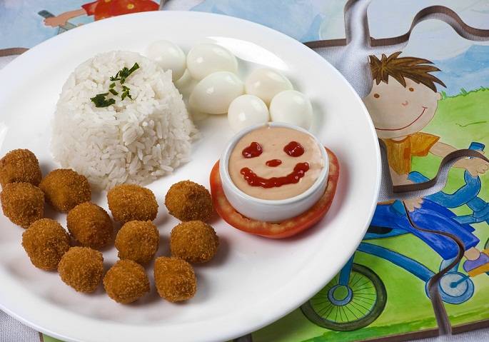 A partir do dia 12 de outubro, os pequenos ganhar&atilde;o no restaurante a segunda edi&ccedil;&atilde;o da revista do Chefinho Malaquin, que vem com desenhos para pintar e brincadeiras. O prato favorito das crian&ccedil;as &eacute; o franguinho pipoca (R$ 15,50), nuggets de frango em form<br>