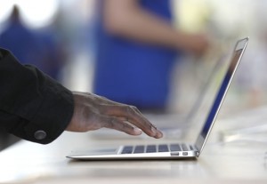 Extremamente fino e leve, o notebook teve a primeira versão lançada em 2008<br> Extremamente fino e leve, o notebook teve a primeira versão lançada em 2008<br>
