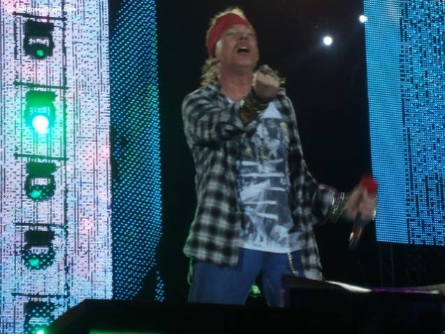 Axl Rose instiga a multid&atilde;o na Apoteose, ainda em 2010<br>