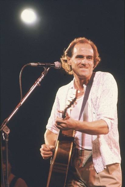James Taylor na primeira edição do Rock in Rio. O cantor estava sofrendo de depressão, mas a energia do show ajudou em sua recuperação. Posteriormente, ele compôs Only A Dream in Rio<br> James Taylor na primeira edição do Rock in Rio. O cantor estava sofrendo de depressão, mas a energia do show ajudou em sua recuperação. Posteriormente, ele compôs Only A Dream in Rio<br>