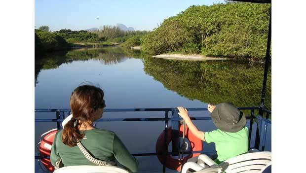 Região da Lagoa de Marapendi tem águas tranquilas e vegetação de mangue<br> Região da Lagoa de Marapendi tem águas tranquilas e vegetação de mangue<br>