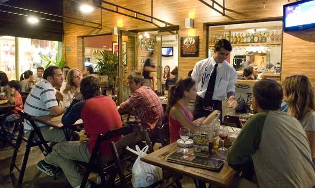 Bar da Barra tem desconto para caipirinhas em v&aacute;rias vers&otilde;es<br>