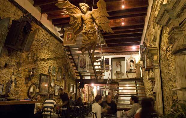 Imagens sacras s&atilde;o destaque na casa de jazz da Rua Lavradio<br>
