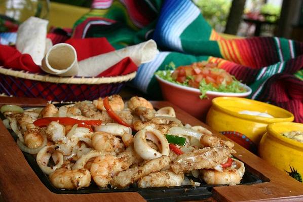 Enrolado mexicano &agrave; base de tortilla, massa de farinha de trigo achatada<br>