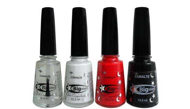 O esmalte craquelado é a aposta da marca Big Universo, da Orion Cosméticos, para o inverno 2011. O craquelado é esmalte de cobertura fosca, com textura rachada. Para obter o efeito é preciso passar um esmalte de cor sólida e aplicar sobre ele o verniz d<br> O esmalte craquelado é a aposta da marca Big Universo, da Orion Cosméticos, para o inverno 2011. O craquelado é esmalte de cobertura fosca, com textura rachada. Para obter o efeito é preciso passar um esmalte de cor sólida e aplicar sobre ele o verniz d<br>