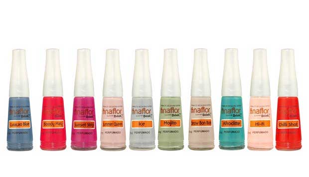 O universo das bebidas inspira a coleção de inverno 2011 da Fina Flor, que lança linha de esmalte com 10 cores que levam nomes como Afrodite, Bloody Mary, Chilli Shot, Coração Blue, Hi-Fi, Ice, Mojito, Snow Bon Bon, Summer Queen e Sunset Strip. Sugestão d<br> O universo das bebidas inspira a coleção de inverno 2011 da Fina Flor, que lança linha de esmalte com 10 cores que levam nomes como Afrodite, Bloody Mary, Chilli Shot, Coração Blue, Hi-Fi, Ice, Mojito, Snow Bon Bon, Summer Queen e Sunset Strip. Sugestão d<br>