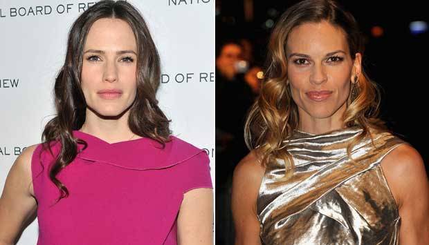 As atrizes Jennifer Garner e Hilary Swank possuem traços fortes e bastante parecidos. Você não acha?<br> As atrizes Jennifer Garner e Hilary Swank possuem traços fortes e bastante parecidos. Você não acha?<br>