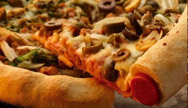 Borda de cachorr-quente &eacute; a novidade para o Dia da Pizza<br>