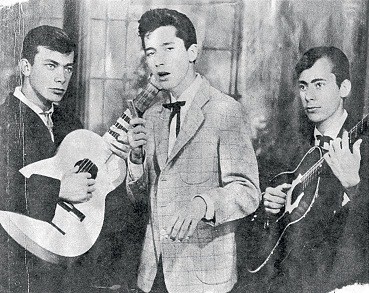 Ao centro, Raul Seixas comanda o grupo Os Panteras, que não alcançou o sucesso e deixou o músico sem dinheiro<br> Ao centro, Raul Seixas comanda o grupo Os Panteras, que não alcançou o sucesso e deixou o músico sem dinheiro<br>