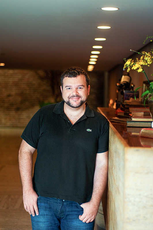 Gregório Duvivier comenta repercussão de sua crônica sobre Clarice Falcão: “Não foi marketing”