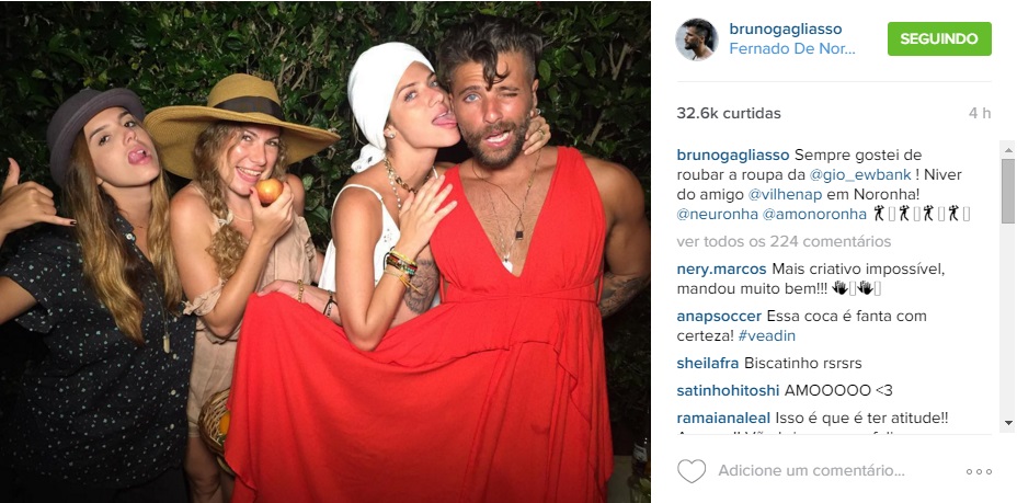 bruno-gagliasso-vestido-vermelho