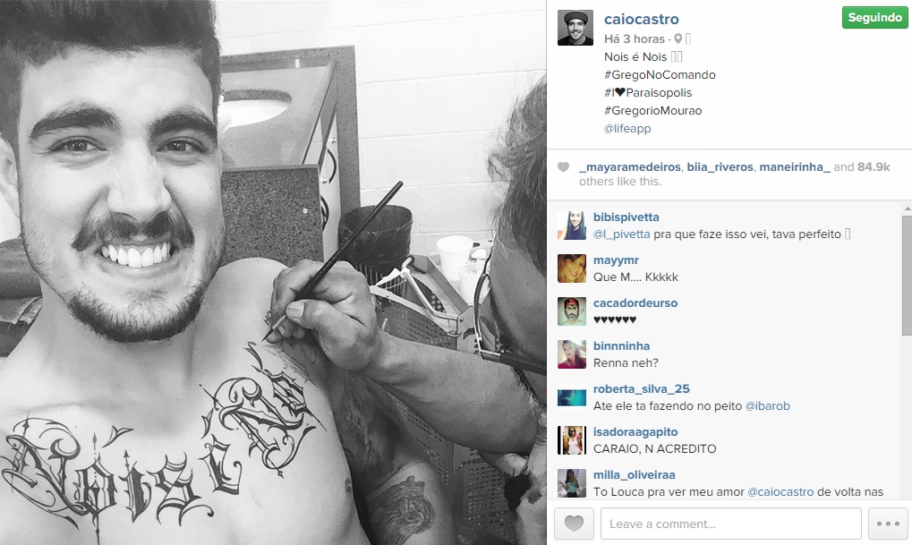Caio Castro faz tatuagem com erro de português para a próxima novela das 7, I Love Paraisópolis