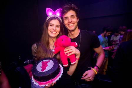 camila-queiroz-aniversario-pink-elephant