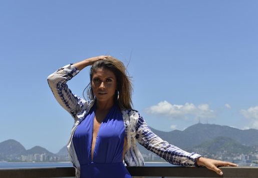 Filha de Paulinho da Viola é a nova rainha de bateria da Portela, e Paulo Barros o novo carnavalesco