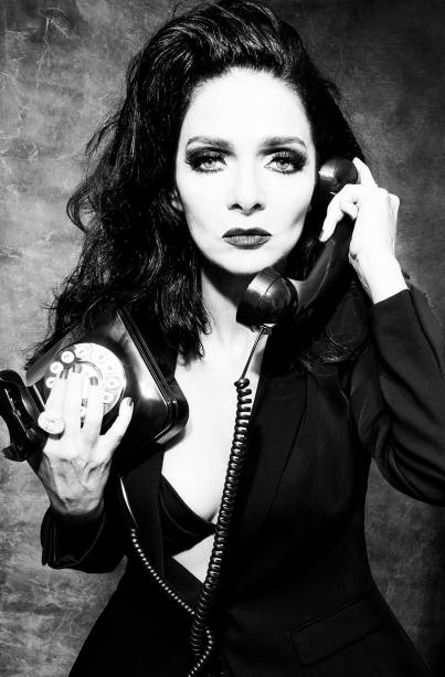 Cláudia Ohana: estrela do monólogo dramático Cláudia Ohana: estrela do monólogo dramático