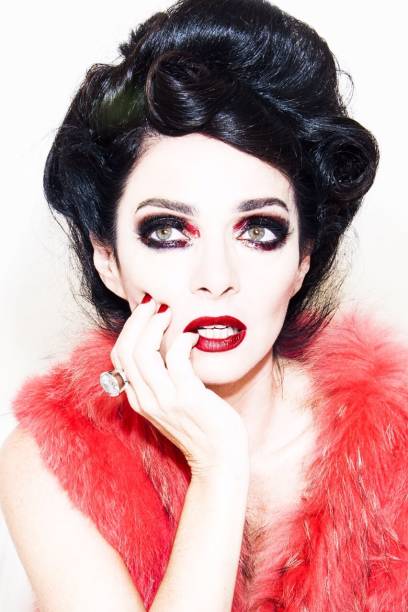 Cláudia Ohana: estrela do monólogo dramático Cláudia Ohana: estrela do monólogo dramático