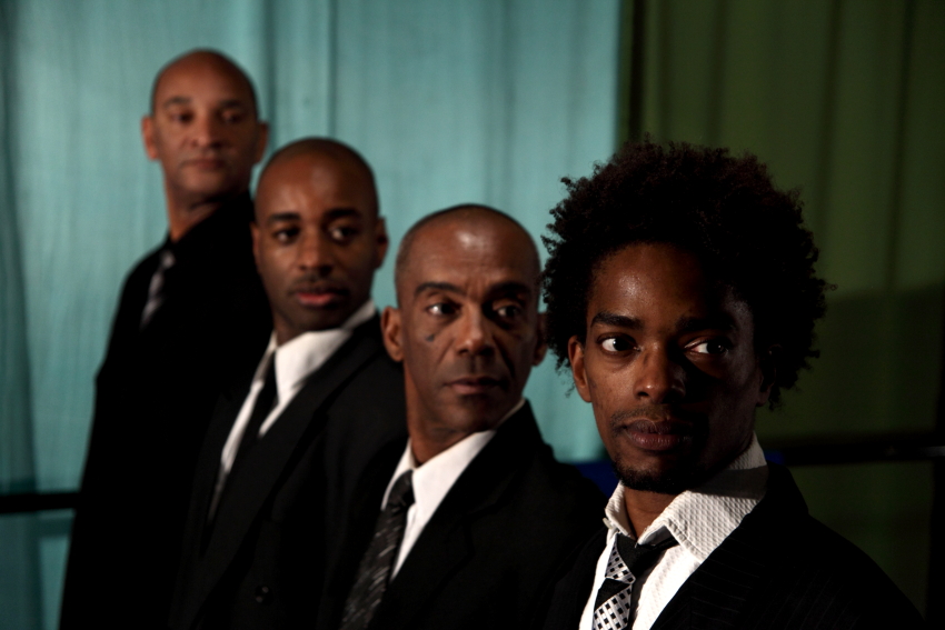 Companhia Rubens Barbot: em Signos Companhia Rubens Barbot: em Signos