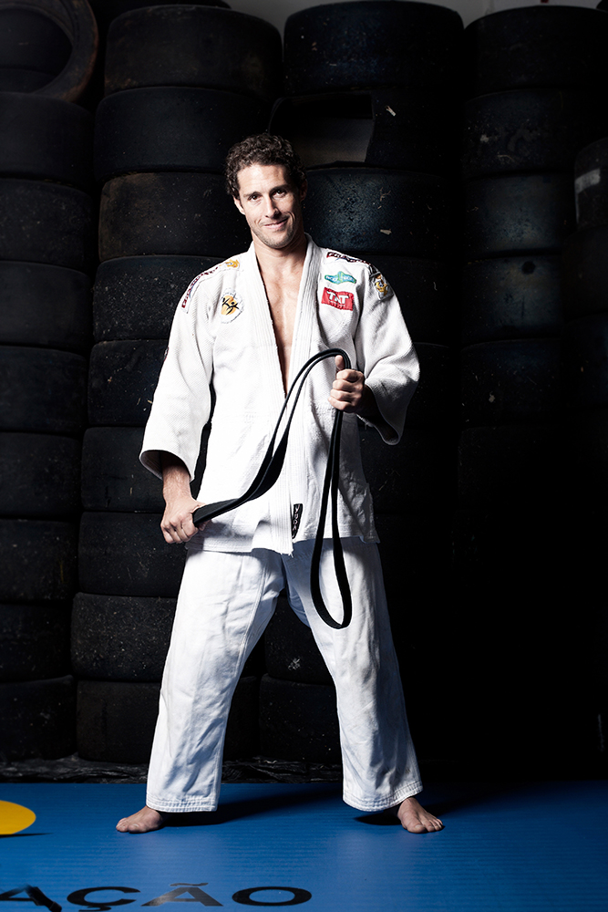 Antonia Morais tira de letra cenas de sexo na série Lucia McCartney, sua estreia como protagonista