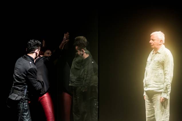 Beije Minha Lápide: elogiado drama é estrelado por Marco Nanini Beije Minha Lápide: elogiado drama é estrelado por Marco Nanini