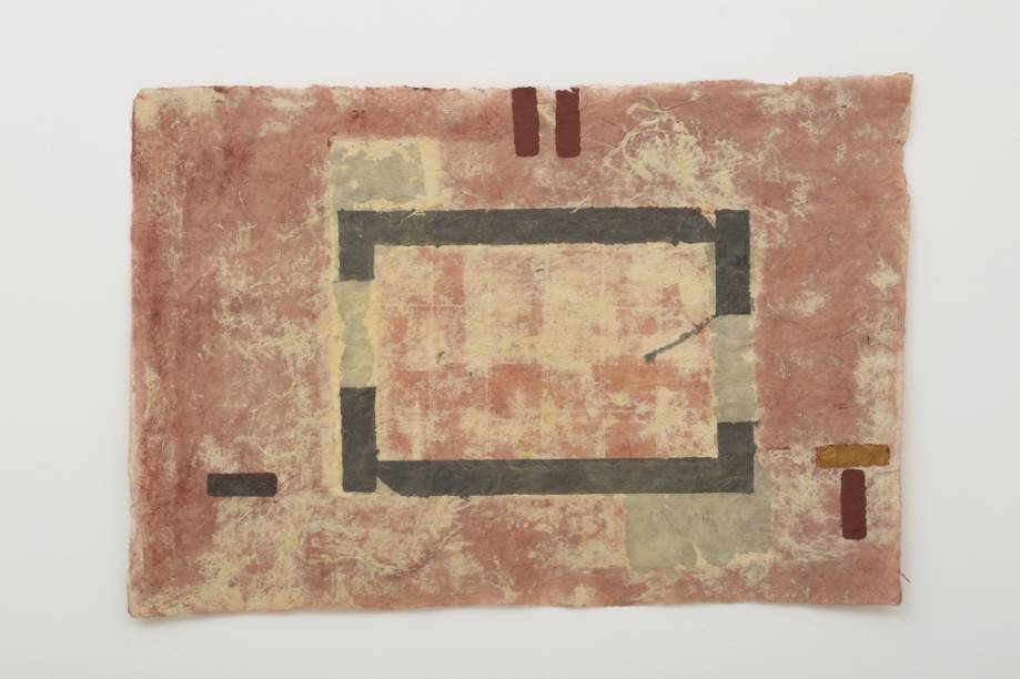 Obra de Antonio Dias: produzida durante uma viagem do artista ao Nepal Obra de Antonio Dias: produzida durante uma viagem do artista ao Nepal