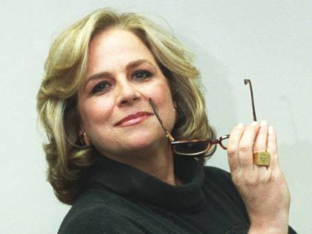 Jornalista Hildegard Angel deleta post após causar polêmica ao sugerir cobrança de ingresso nas praias da Zona Sul e redução de transportes vindos da Zona Norte para brecar arrastões
