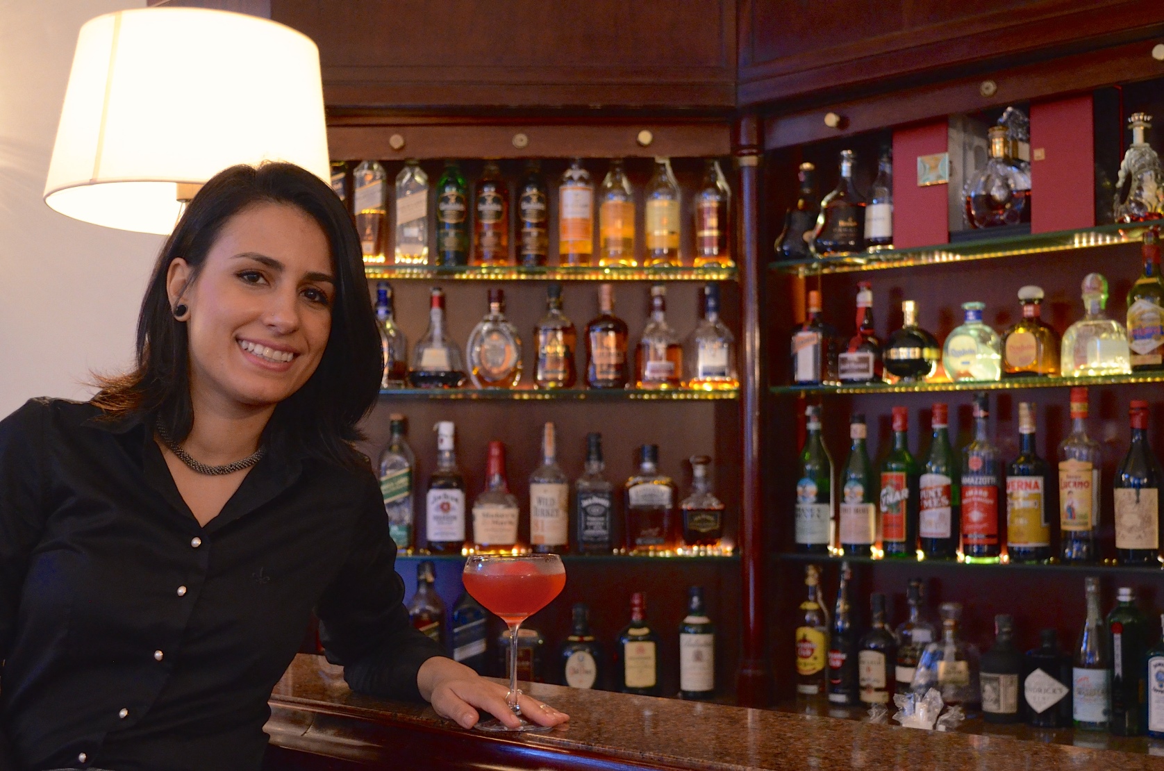 Jessica Sanchez promove guest bartender no Cipriani. Confira os detalhes.