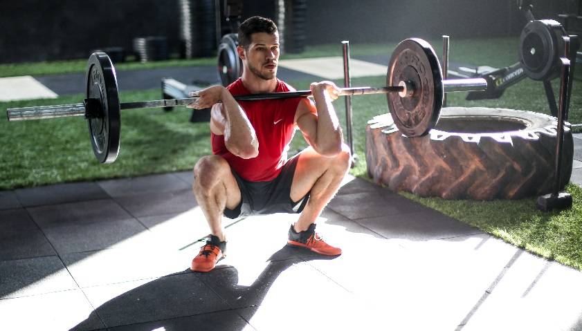 José Loreto abre box de crossfit na Praia da Macumba e já tem concorrente: Bruno Gagliasso