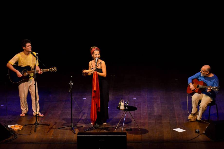 Chico Chico, Júlia Vargas e Rodrigo: parceria Chico Chico, Júlia Vargas e Rodrigo: parceria