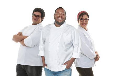 Ex-participantes do Masterchef preparam feijoada aberta ao público na Lapa