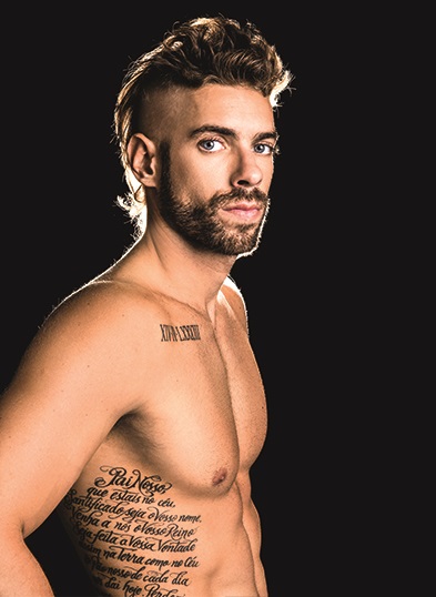 Ex-BBB Mau Mau lança livro autobiográfico,“uma espécie de Bíblia”, segundo ele, e detona a televisão