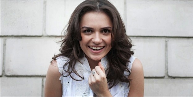 Monica Iozzi dobra audiência do Vídeo Show, fica até dezembro e fala sobre planos para a Globo