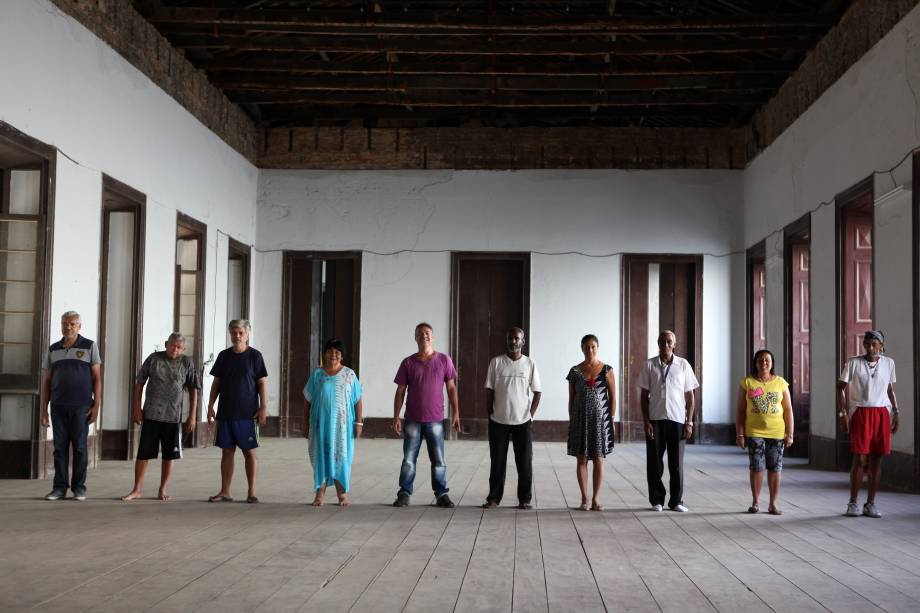 Oficina realizada pela dupla Dias & Riedweg: trabalho deu origem à videoinstalação Nada Absolutamente Nada Oficina realizada pela dupla Dias & Riedweg: trabalho deu origem à videoinstalação Nada Absolutamente Nada