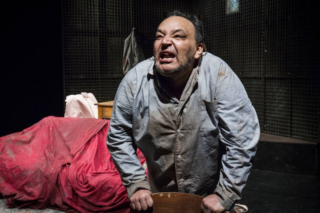 2 x 2 = 5 — O Homem do Subsolo