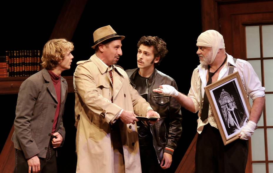 O Olho Azul da Falecida: comédia cheia de situações ultrajantes, do inglês Joe Orton (1933-1967) O Olho Azul da Falecida: comédia cheia de situações ultrajantes, do inglês Joe Orton (1933-1967)